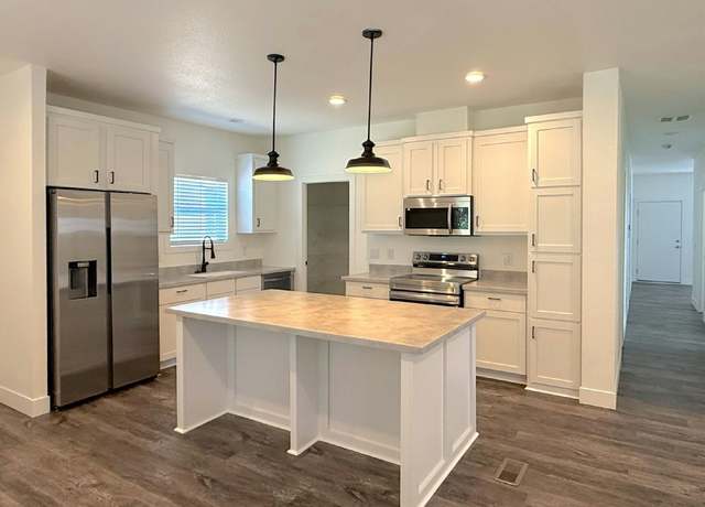 Property at 1050 Watson Dr, Cottonwood, AZ 86326, 3 beds, 2 baths
