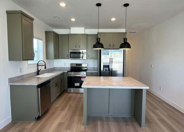 Property at 1094 Nicklaus Dr, Cottonwood, AZ 86326, 2 beds, 2 baths
