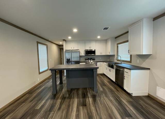 Property at 1728 Oakbend St, Huntsville, TX 77340, 2 beds, 2 baths