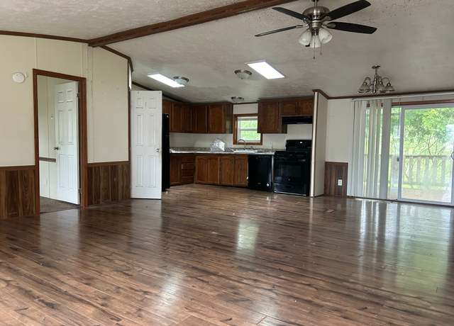 Property at 845 Larkspur Dr, Traverse City, MI 49685, 4 beds, 2 baths