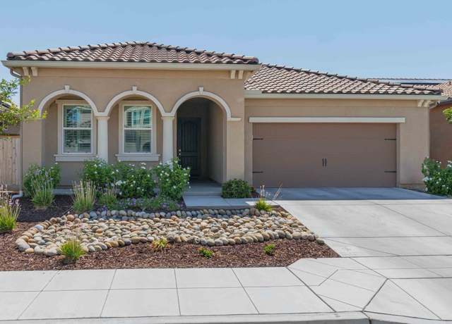 Property at 2558 N Zinnia Dr, Fresno, CA 93727, 3 beds, 2 baths