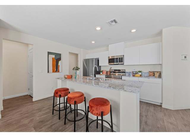 Property at 5707 Damrow Ave, Las Vegas, NV 89122, 3 beds, 2.5 baths
