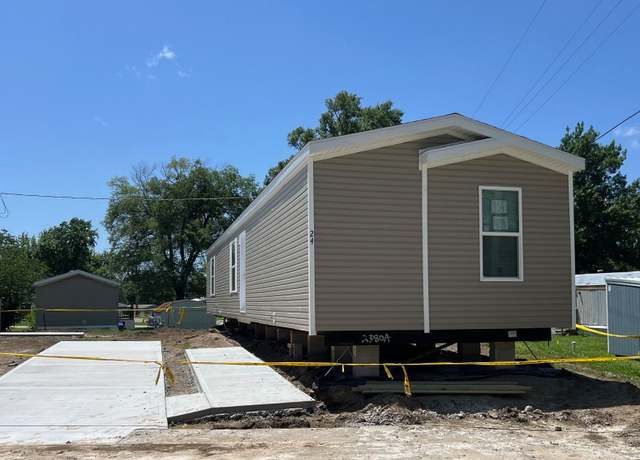 Property at 24 Iris Ln Unit I24, Belton, MO 64012, 3 beds, 2 baths
