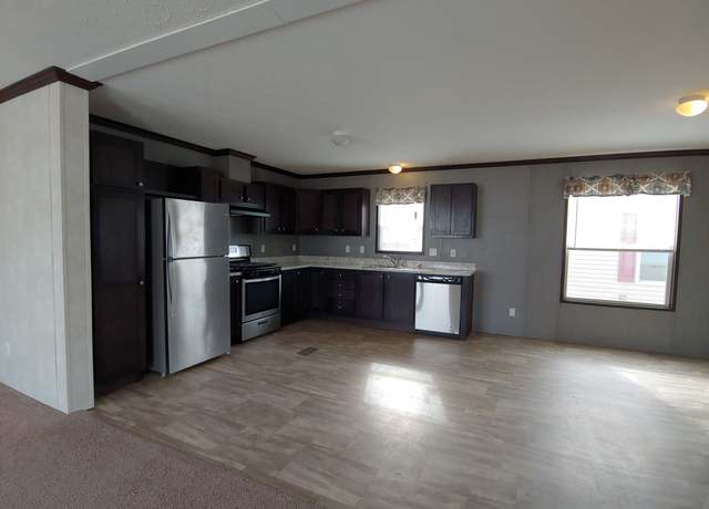 Property at 25136 Au Lac Dr N, Chesterfield, MI 48051, 3 beds, 2 baths