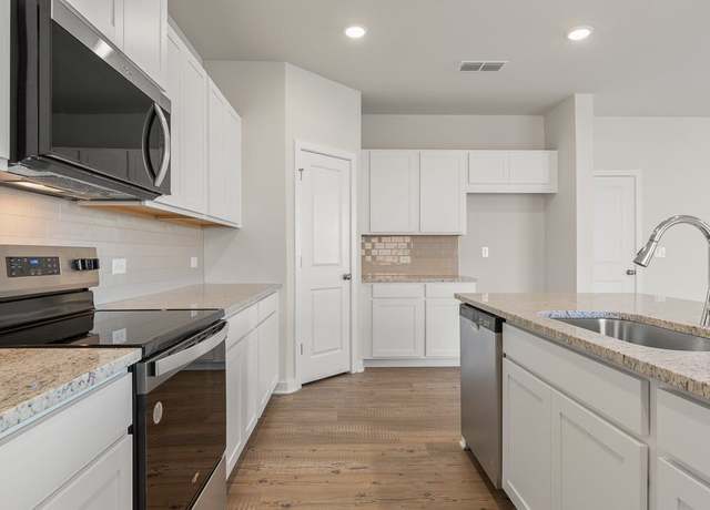 Property at 5308 Carodel Farm Way, Flowery Branch, GA 30542, 5 beds, 4 baths