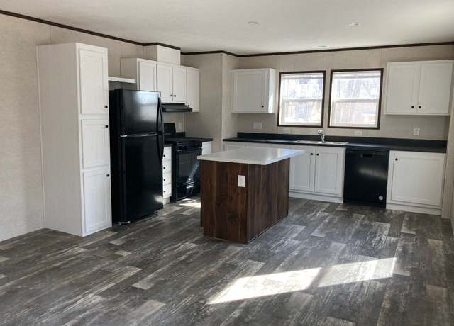 Property at 6440 56th St N #713, Oakdale, MN 55128, 3 beds, 2 baths