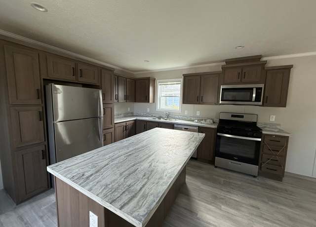 Property at 159 Virginia Ave, Elyria, OH 44035, 3 beds, 2 baths