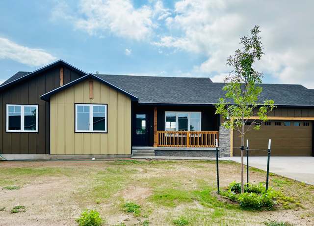 Property at 3610 Lonesome Trl, Dodge City, KS 67801, 3 beds, 2 baths