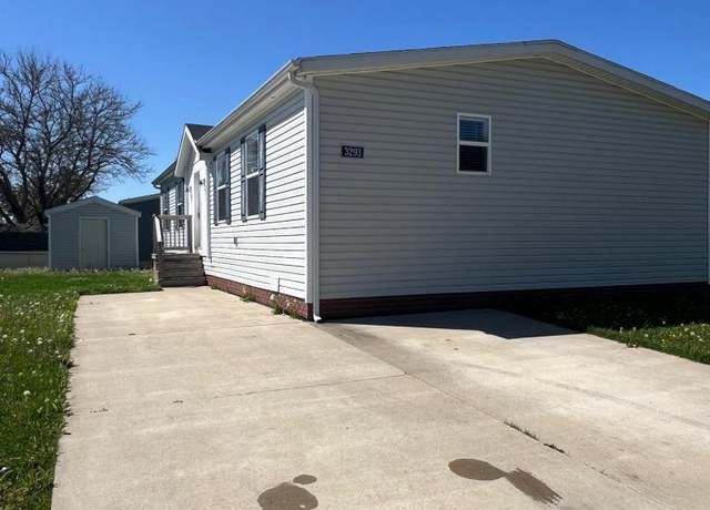 Property at 3312 Greystone St, Jackson, MI 49201, 3 beds, 2 baths
