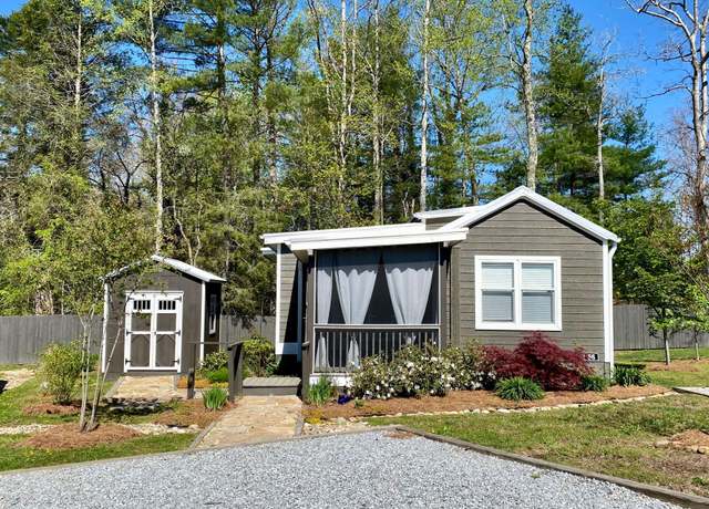 Property at 56 Highland Hollow Ln, Flat Rock, NC 28731, 2 beds, 1 bath