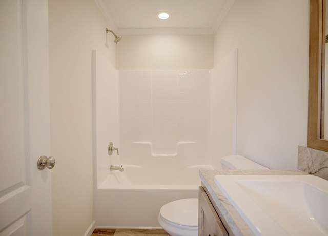 Property at 2212 Sangria Dr, Sebring, FL 33872, 2 beds, 2 baths