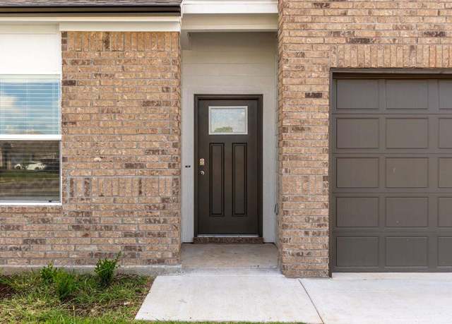 Property at 5499 Selah St, Springdale, AR 72764, 4 beds, 2.5 baths
