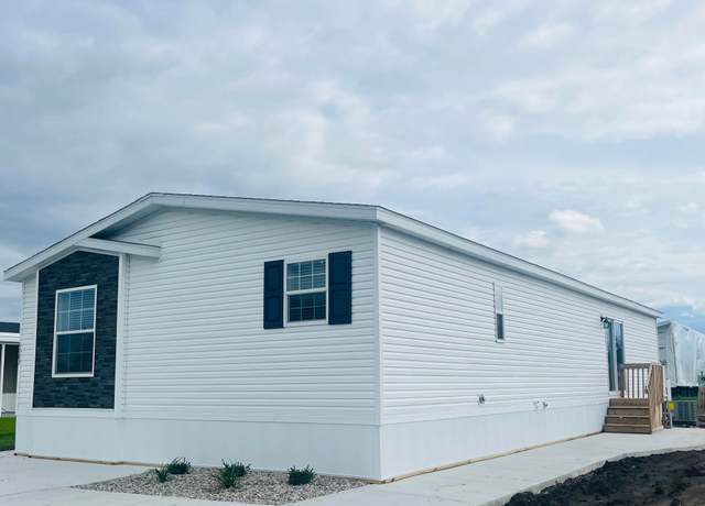 Property at 6083 Parkway St, Saginaw, MI 48603, 3 beds, 2 baths