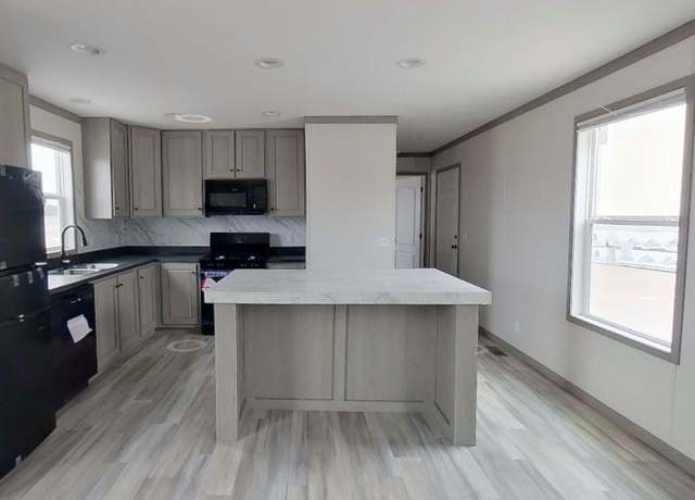 Property at 46183 Beauvais Drive Site #469, Macomb, MI 48044, 3 beds, 2 baths