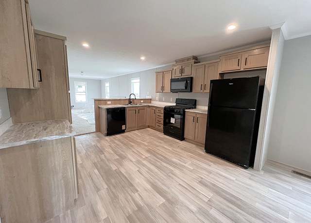 Property at 6617 S Kimberly Dr, Holly, MI 48442, 3 beds, 2 baths