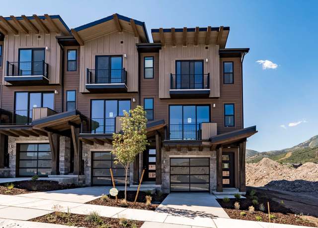 Property at 2087 W Pinnacle Ln, Heber, UT 84032, 2 beds, 2.5 baths