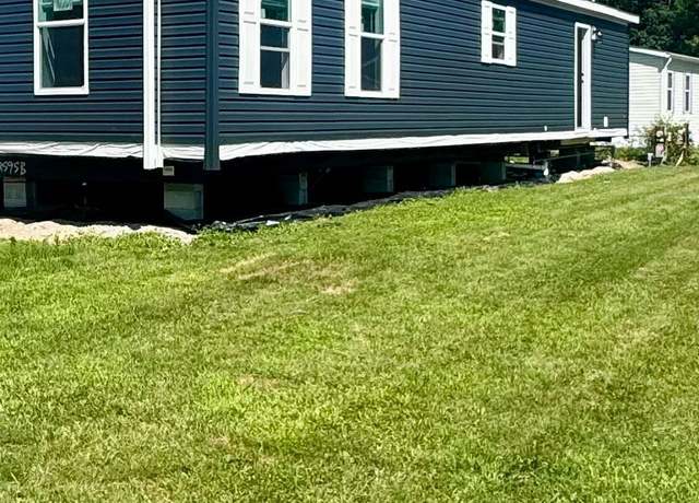 Property at 337 Redwood Dr, Belleville, MI 48111, 4 beds, 2 baths
