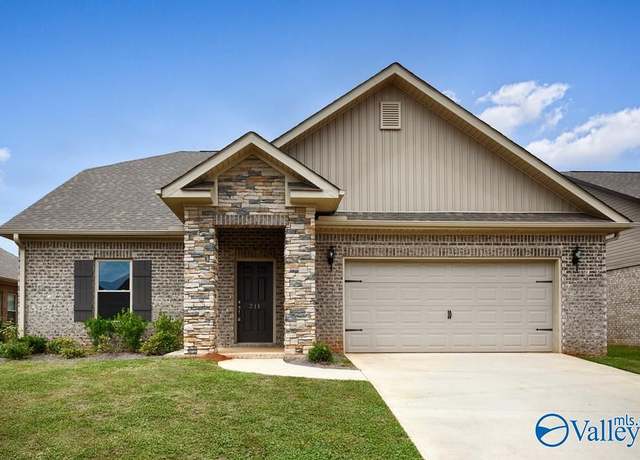 Property at 211 Portrait St, Meridianville, AL 35759, 4 beds, 2.5 baths