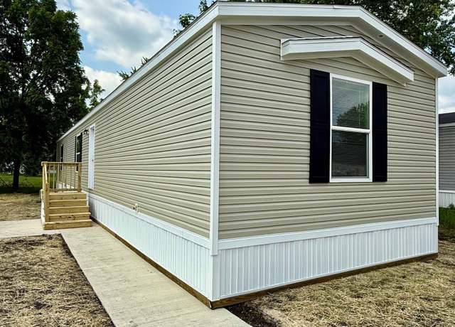 Property at 1825 Silverleaf Ct, Mishawaka, IN 46544, 3 beds, 2 baths