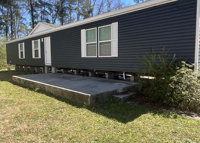 Property at 1510 E Woodall Ct, Florence, SC 29505, 3 beds, 2 baths