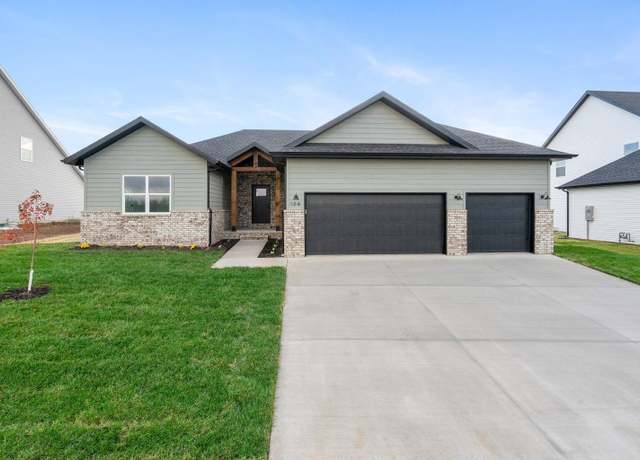 Property at 127 E Kelce Ln, Republic, MO 65738, 4 beds, 2 baths