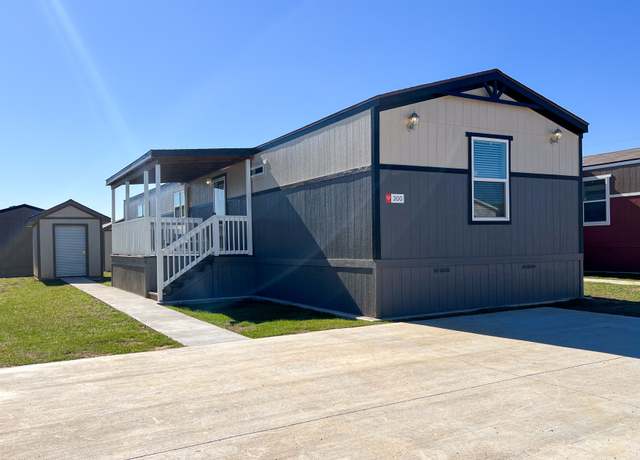 Property at 300 Gallardo Dr, Oak Point, TX 75068, 3 beds, 2 baths