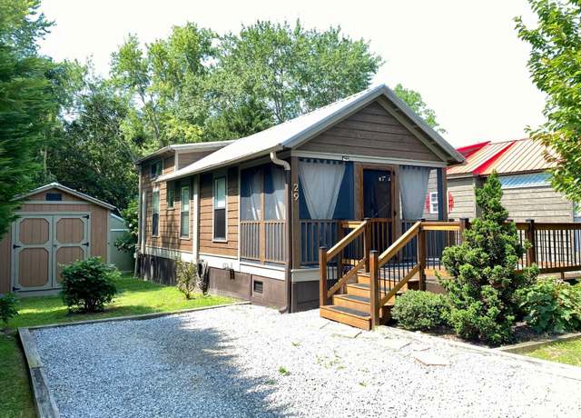Property at 29 Vista Pond Ln, Flat Rock, NC 28731, 1 bed, 1 bath
