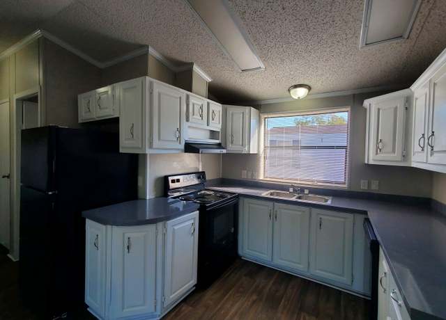 Property at 601 NE Flower Mound #77, Lawton, OK 73507, 3 beds, 2 baths