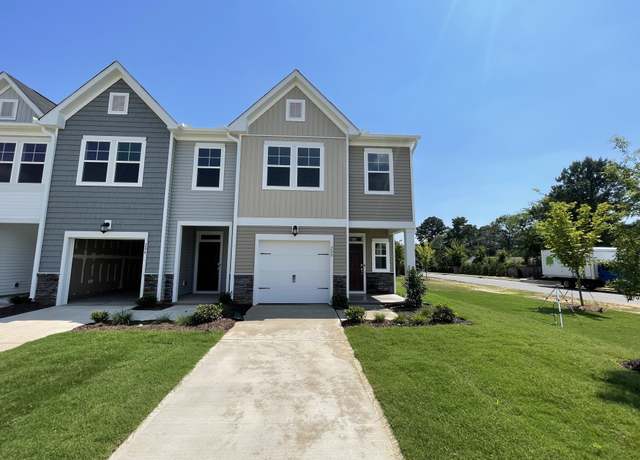 Property at 200 Paramount Dr, Smithfield, NC 27577, 3 beds, 2.5 baths