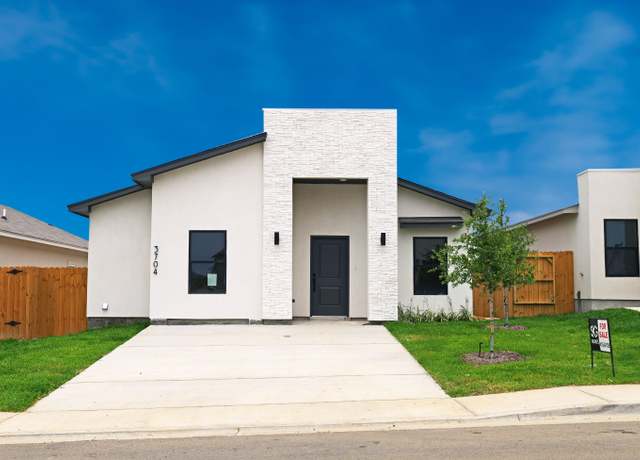 Property at 3704 Eduardo E Hayes Dr, Laredo, TX 78046, 3 beds, 2 baths