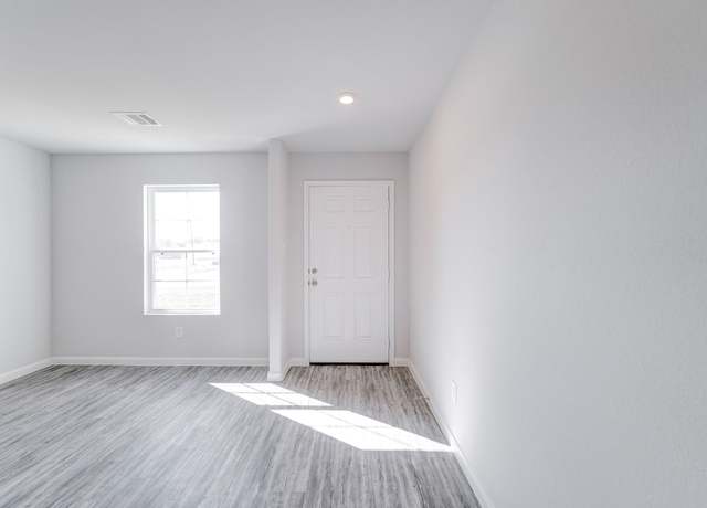 Property at 606 N Caswell St, La Grange, NC 28551, 5 beds, 2.5 baths
