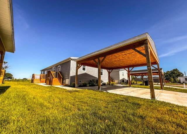 Property at 106 Prairie View Dr, Gardner, KS 66030, 4 beds, 2 baths