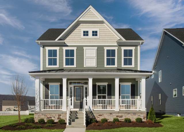 Property at 114 Gillett St, Sugar Grove, IL 60554, 3 beds, 2.5 baths
