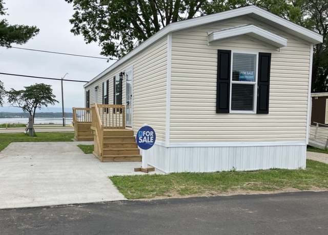 Property at 105 Carol Lane Site Unit C-04, Onalaska, WI 54650, 2 beds, 1 bath