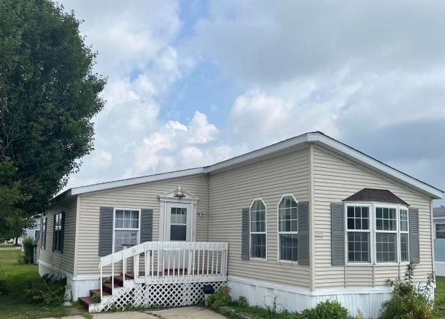 Property at 1802 Oriental, Elkhart, IN 46514, 4 beds, 2 baths