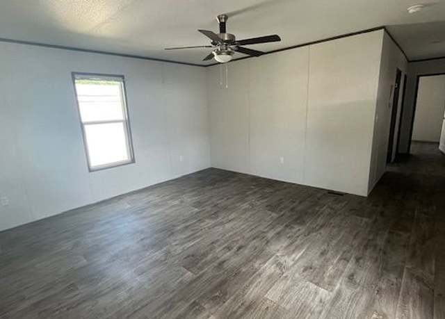 Property at 5475 Southcross Ranch Rd #102, San Antonio, TX 78222, 3 beds, 2 baths
