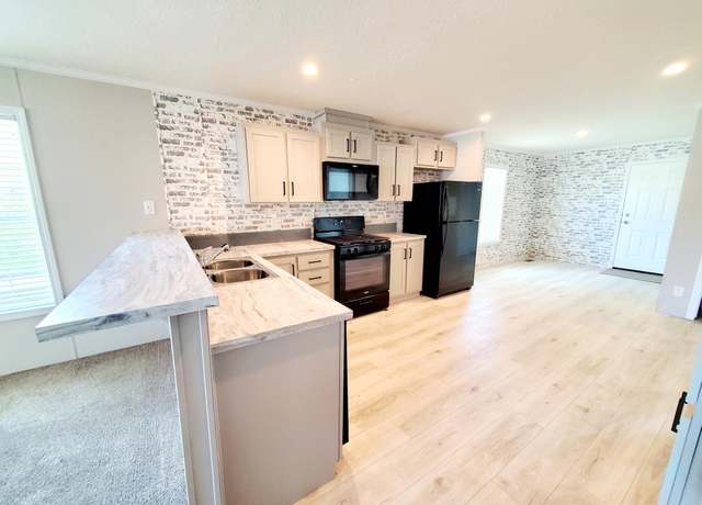 Property at 9273 Windjammer Dr #1261, Fair Haven, MI 48023, 3 beds, 2 baths