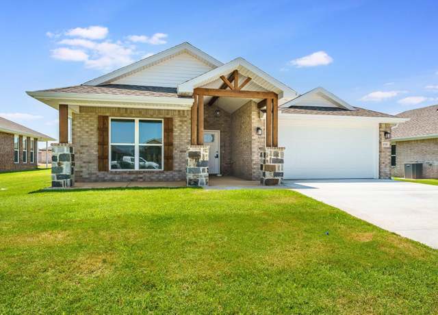 Property at 1715 Edwards St, Pea Ridge, AR 72751, 3 beds, 2 baths