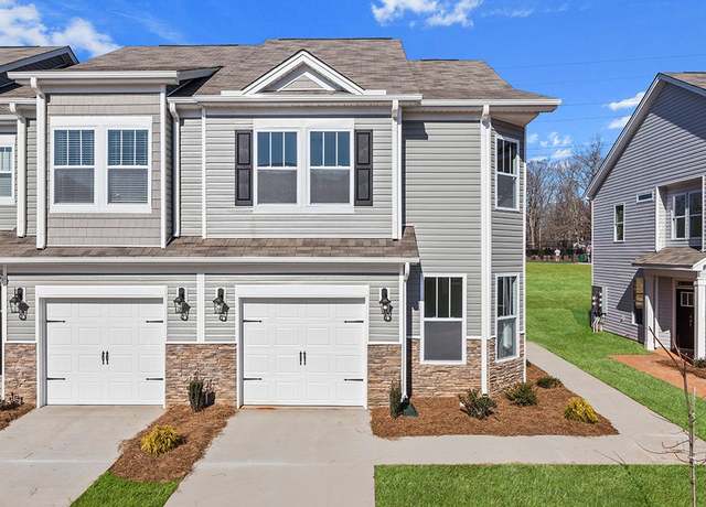 Property at 389 Lagoon Rd, Fletcher, NC 28732, 3 beds, 2.5 baths