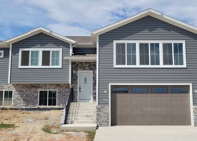 Property at 724 Lancelot St, Sheridan, WY 82801, 4 beds, 3 baths