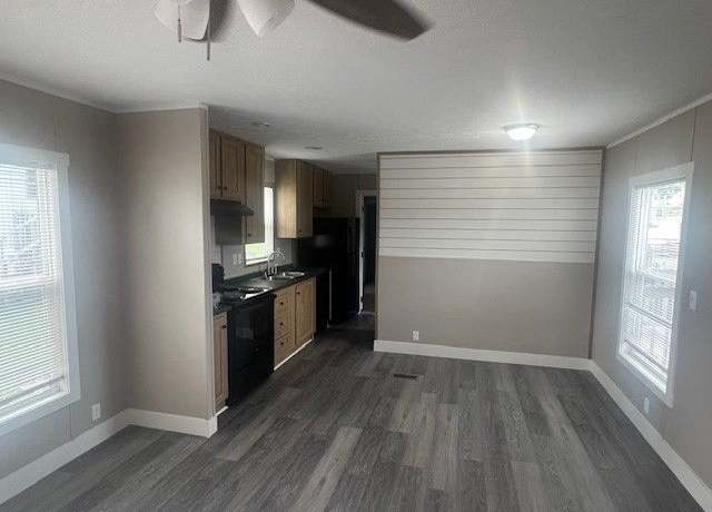 Property at 5612 Cliff Barnes Dr, Knoxville, TN 37921, 3 beds, 2 baths