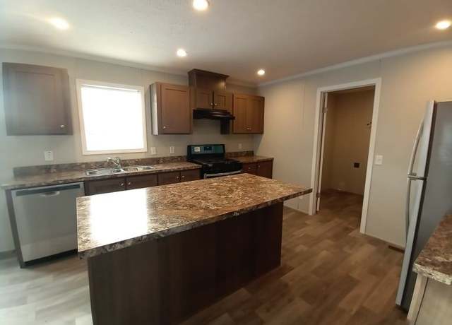 Property at 1915 Magnolia St, Columbus, MI 48063, 3 beds, 2 baths