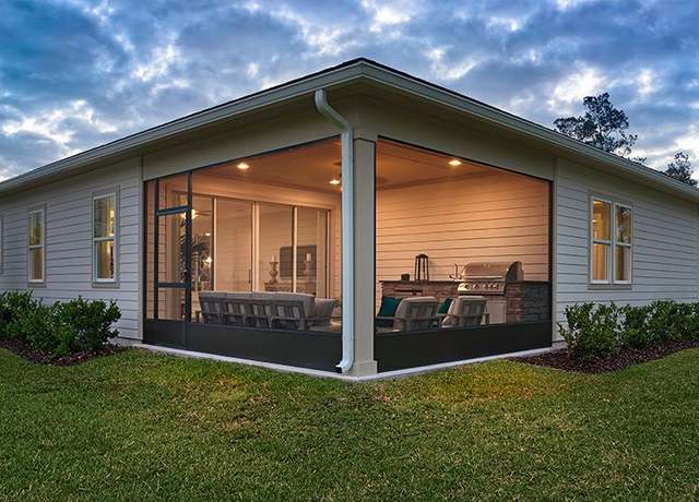 Property at 227 Thornberry Way, Palm Coast, FL 32164, 5 beds, 3 baths