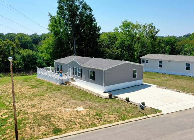 Property at 1303 Scoter Duck Rd, Columbia, TN 38401, 3 beds, 2 baths