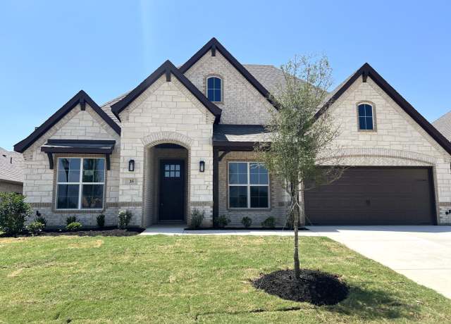 Property at 35 Magpie St, Joshua, TX 76058, 4 beds, 3.5 baths