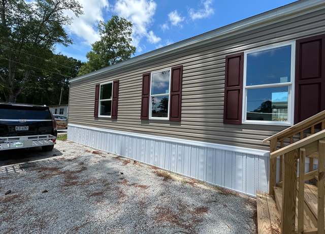 Property at 127 Hubert Blvd, Hubert, NC 28539, 2 beds, 2 baths