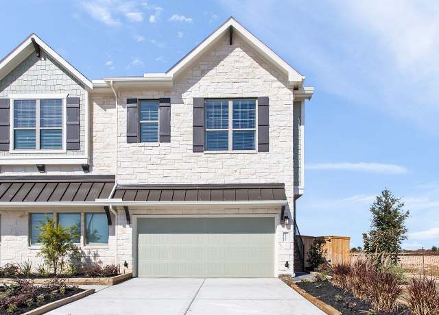 Property at Manor - Villas Plan, Montgomery, TX 77316, 3 beds, 2.5 baths