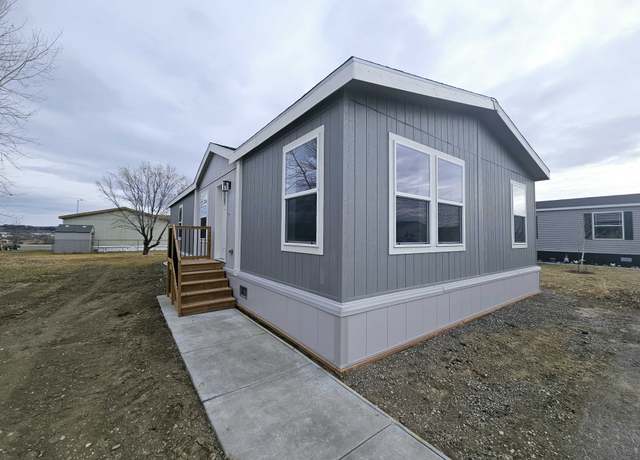 Property at 9 Vandalay St, Billings, MT 59105, 3 beds, 2 baths