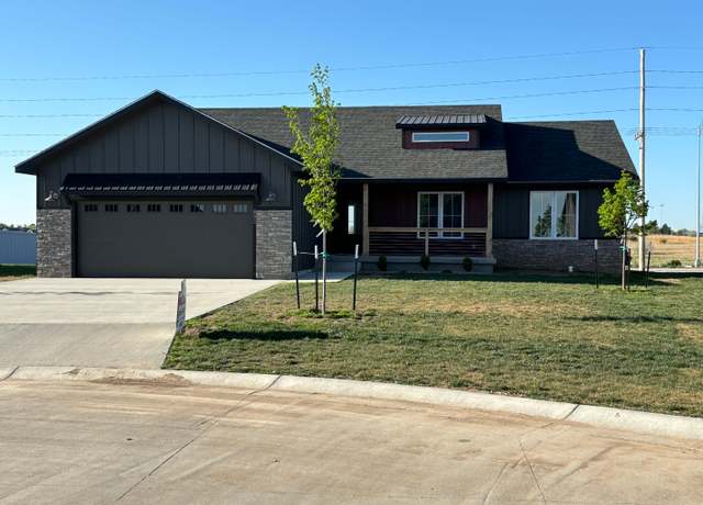 Property at 803 Brexley Ct, Dodge City, KS 67801, 3 beds, 2 baths