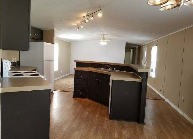 Property at 601 NE Flower Mound Rd #237, Lawton, OK 73507, 3 beds, 2 baths
